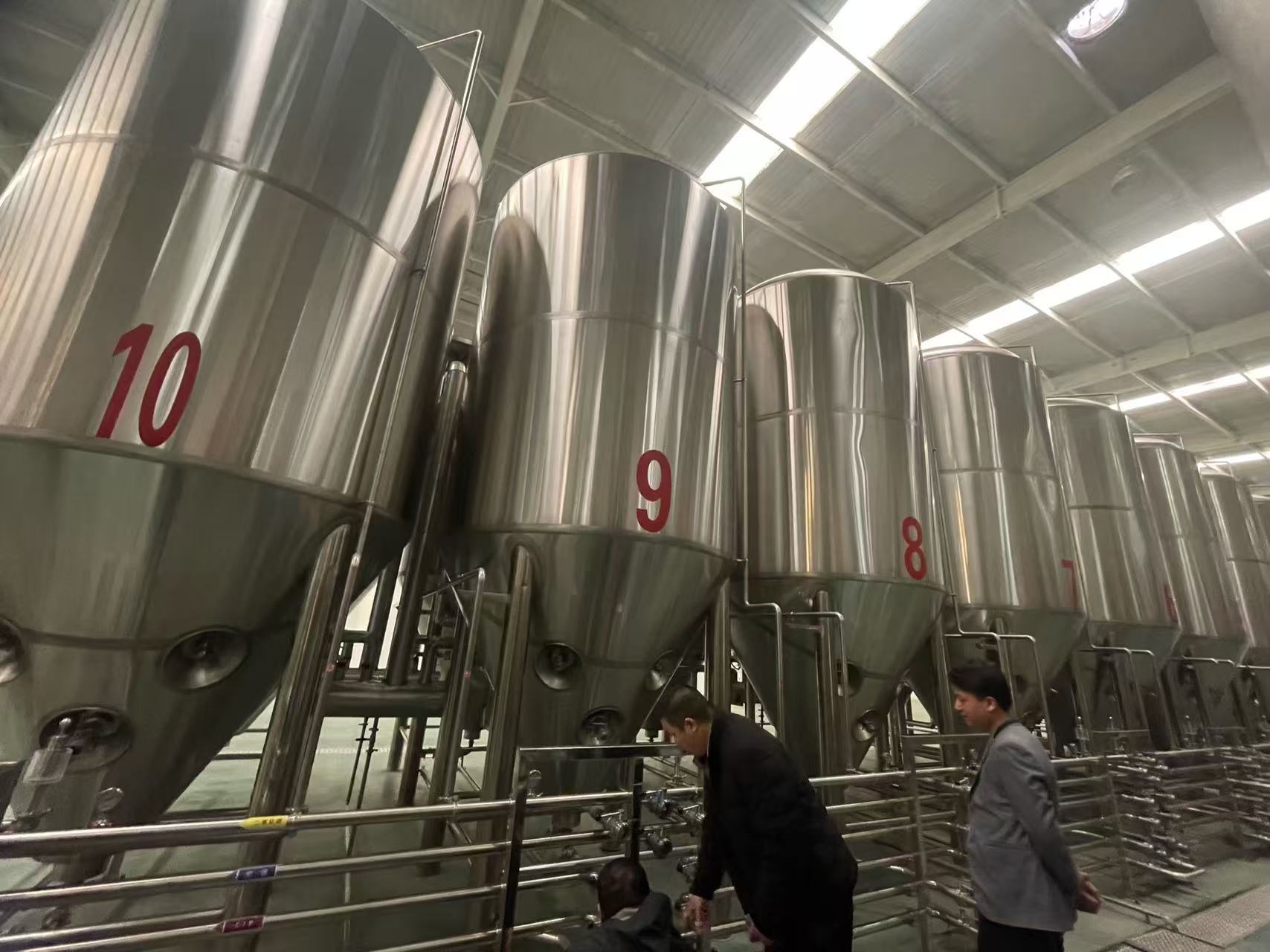 番阳镇精酿啤酒设备厂—平面布置、设备设计、制造、调试、培训等一条龙服务